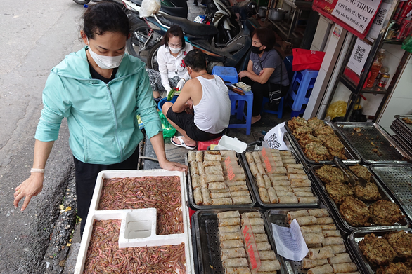 Những món ăn kỳ lạ nên thử khi đến Việt Nam theo Lonely Planet - Ảnh 6.
