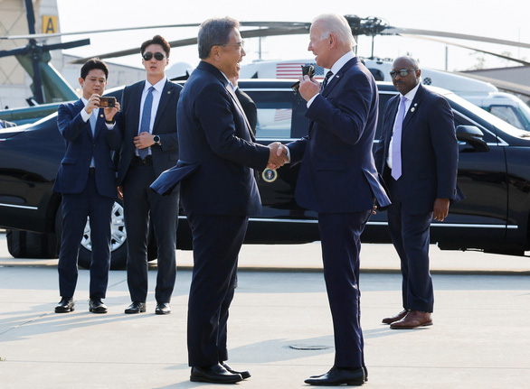 Ông Biden tới Hàn Quốc, bắt đầu công du châu Á - Ảnh 2.
