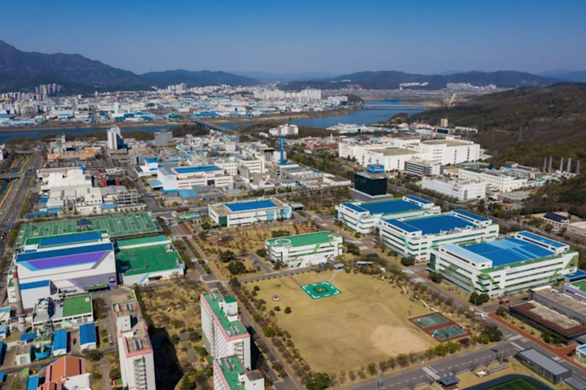 Samsung khó chuyển đổi năng lượng sạch tại Hàn Quốc - Ảnh 1.