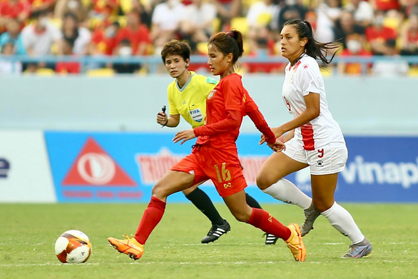 Ngược dòng trước Myanmar, tuyển nữ Philippines giành HCĐ SEA Games 31 - Ảnh 2.