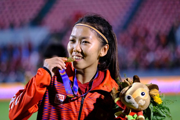 Tuyển nữ Việt Nam lần thứ 7 đoạt HCV SEA Games - Ảnh 9. Tuyển nữ Việt Nam lần thứ 7 đoạt HCV SEA Games - Ảnh 9.