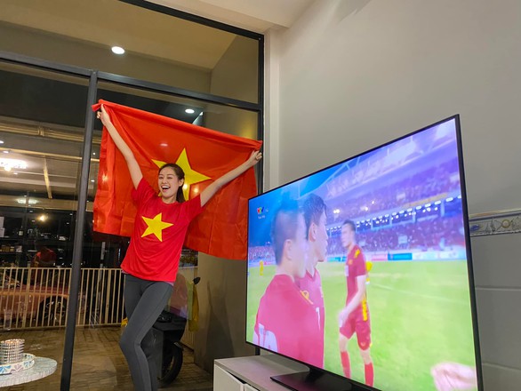 Đàm Vĩnh Hưng, Thùy Tiên và nhiều nghệ sĩ mừng Việt Nam vô địch SEA Games - Ảnh 5. Đàm Vĩnh Hưng, Thùy Tiên và nhiều nghệ sĩ mừng Việt Nam vô địch SEA Games - Ảnh 5.
