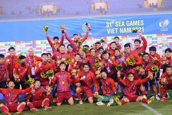 Chủ tịch AFC gửi thư chúc mừng thành tích của bóng đá Việt Nam tại SEA Games 31 - Ảnh 1.