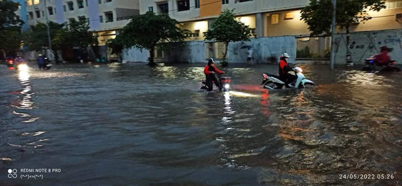 Bắc Ninh, Bắc Giang ngập lênh láng, ôtô chìm trong nước - Ảnh 3.