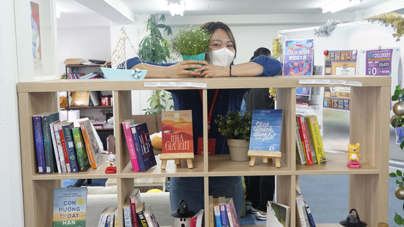 Du học sinh Việt tại Nhật lập tủ sách tiếng Việt, lấy tiền làm thiện nguyện - Ảnh 2.
