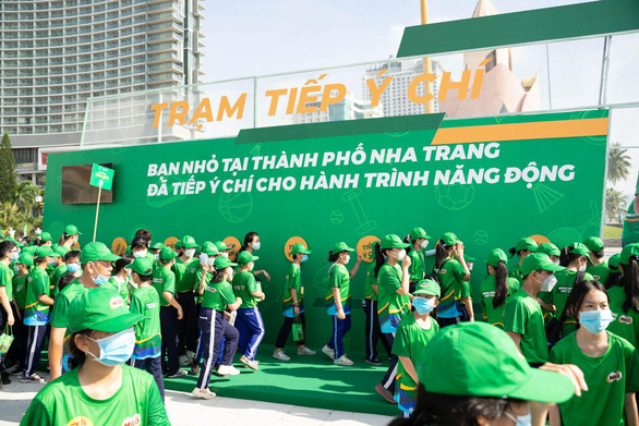 Hàng ngàn học sinh Khánh Hòa được tiếp ý chí tại Ngày hội đi bộ MILO 2022 - Ảnh 6.