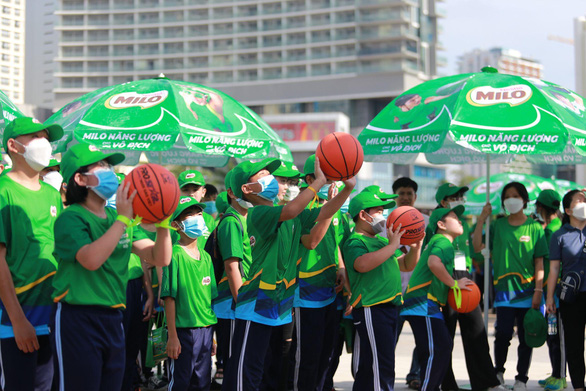 Hàng ngàn học sinh Khánh Hòa được tiếp ý chí tại Ngày hội đi bộ MILO 2022 - Ảnh 7.