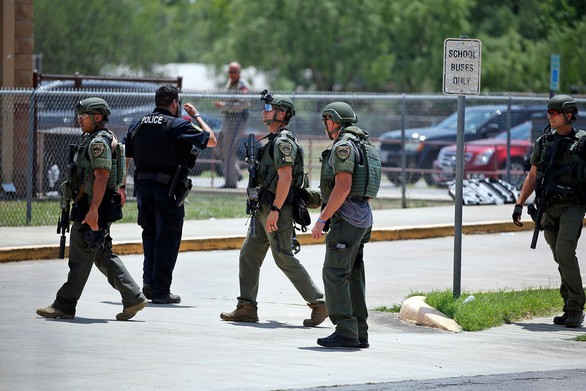 Texas shooting tragedy: Robb Elementary School's nightmare - Photo 1.