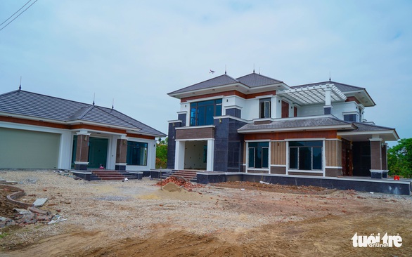 Yêu cầu phá dỡ 16 công trình nhà vườn, biệt thự... trên đất nông trường - Ảnh 1. Yêu cầu phá dỡ 16 công trình nhà vườn, biệt thự... trên đất nông trường - Ảnh 1.