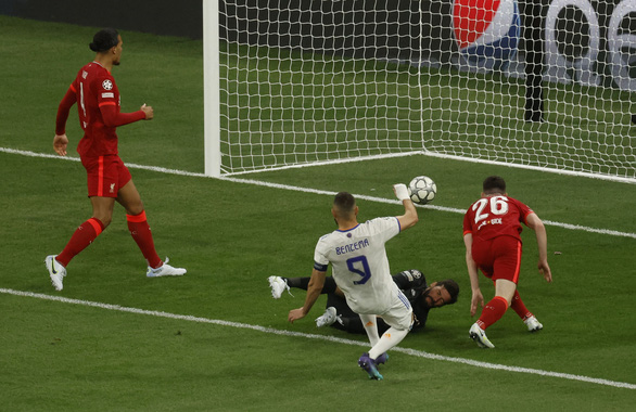 Tranh cãi quanh bàn thắng bị từ chối của Benzema - Ảnh 3.