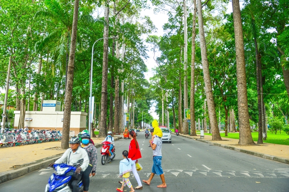 Tin sáng 17-5: TP.HCM đặt mục tiêu có thêm 150ha công viên; Gỡ vướng 38 dự án mắc kẹt - Ảnh 2. Tin sáng 17-5: TP.HCM đặt mục tiêu có thêm 150ha công viên; Gỡ vướng 38 dự án mắc kẹt - Ảnh 2.