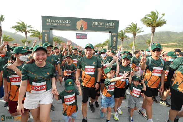 Giải chạy MerryLand Quy Nhơn Run 2022 thu hút hơn 3.000 người tham dự - Ảnh 1. Giải chạy MerryLand Quy Nhơn Run 2022 thu hút hơn 3.000 người tham dự - Ảnh 1.