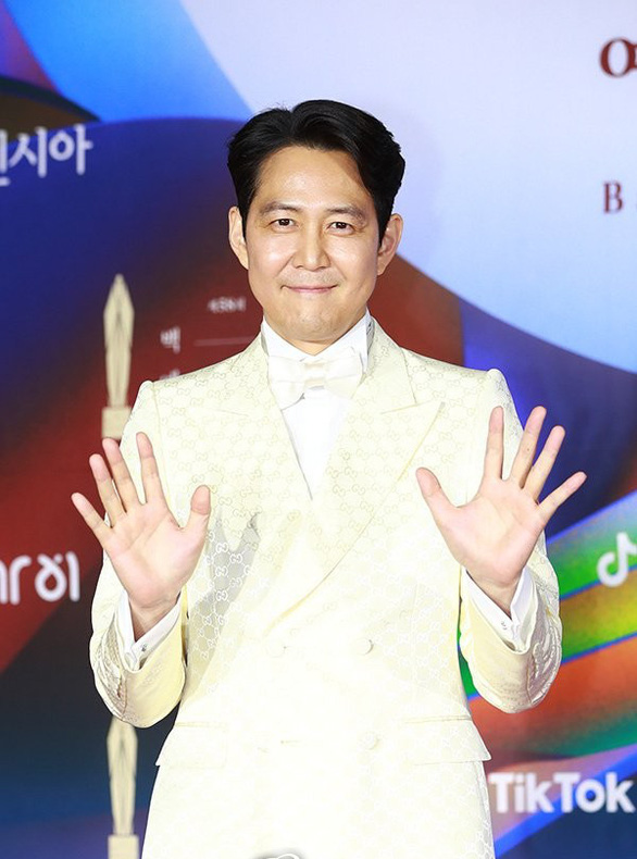 Lee Jun Ho, Kim Tae Ri - hai diễn viên Hàn Quốc đoạt giải Baeksang 2022 - Ảnh 3.