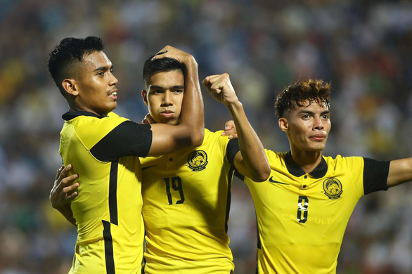 U23 Malaysia thắng ngược 10 người Thái Lan ở trận ra quân SEA Games 31 - Ảnh 2.
