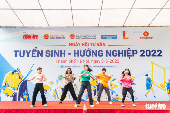 Hàng ngàn thí sinh đến với Ngày hội tư vấn tuyển sinh tại Hà Nội - Ảnh 15.
