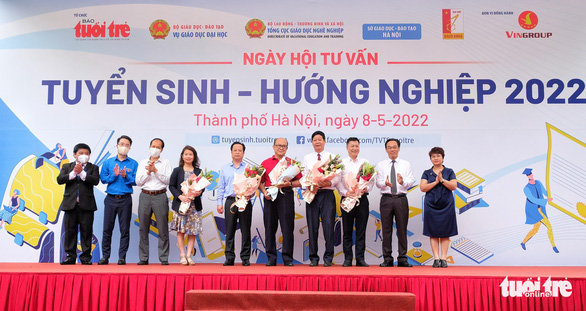 Hàng ngàn thí sinh đến với Ngày hội tư vấn tuyển sinh tại Hà Nội - Ảnh 10.