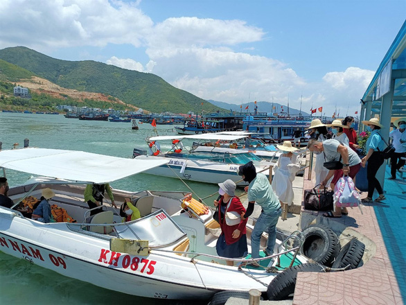 Khánh Hòa tổ chức hơn 30 hoạt động thu hút du khách dịp hè - Ảnh 1.
