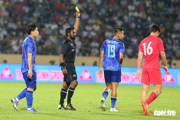 U23 Thái Lan tạm đứng đầu bảng nhờ thắng đậm Singapore 5-0 - Ảnh 1.