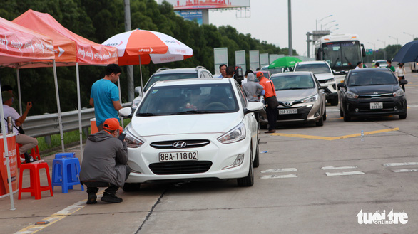 Cao tốc Hà Nội - Hải Phòng bắt đầu thu phí không dừng 100% - Ảnh 4.