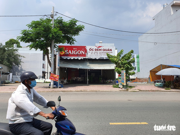 Nhóm giang hồ cầm phóng lợn, bom xăng... xông vào quán chém hai người nhập viện - Ảnh 3.