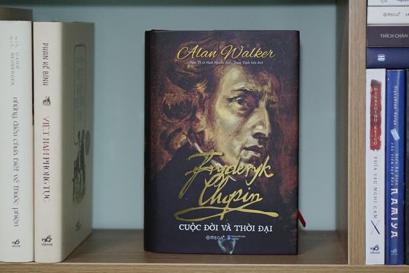 Fryderyk Chopin: Cuộc đời và thời đại - cuốn tiểu sử đồ sộ về nhà soạn nhạc vĩ đại - Ảnh 1.