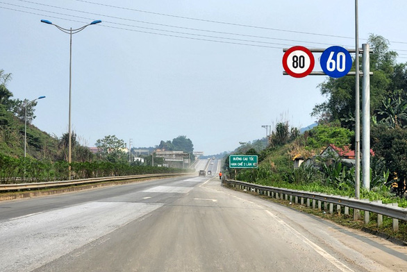 VEC đề xuất mở rộng gần 83km đường cao tốc Nội Bài - Lào Cai  từ 2 làn lên 4 làn xe - Ảnh 1.