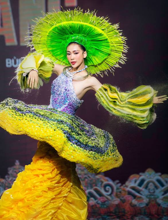 Chieu Ca Mau won the first prize in the national costume of Miss Universe Vietnam 2022 - Photo 5.