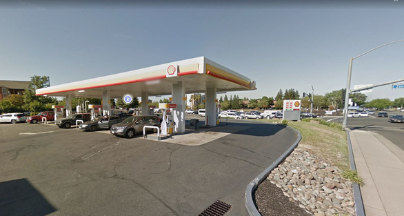 Mỹ: Bán nhầm xăng cao cấp với giá hơn 4.000 đồng/lít, quản lý trạm xăng bị sa thải - Ảnh 1.