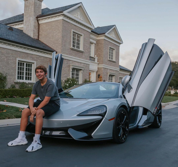 ‘Đứa trẻ giàu nhất nước Mỹ’ sở hữu bộ sưu tập xe hàng triệu USD khi mới 15 tuổi - Ảnh 6.