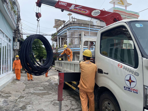 PC Phú Yên đầu tư mở rộng hạ tầng lưới điện - Ảnh 1.