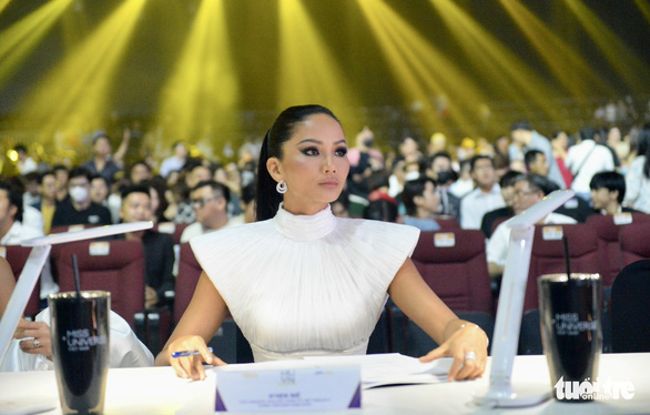 Hương Ly, Lệ Nam... tỏa sáng đêm bán kết Hoa hậu Hoàn vũ Việt Nam 2022 - Ảnh 2.