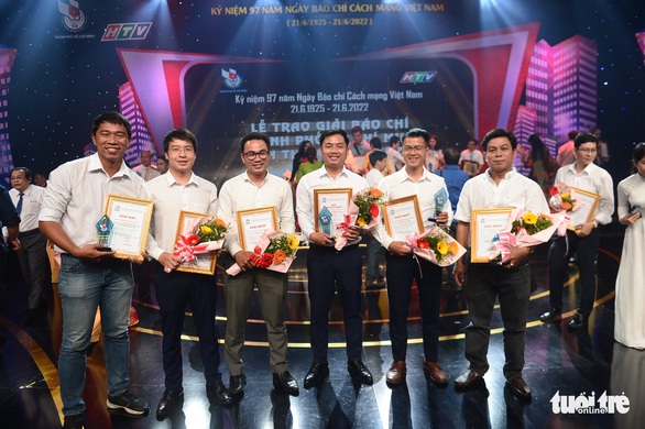 Trao giải cho 65 tác giả, nhóm tác giả đoạt Giải báo chí TP.HCM năm 2022 - Ảnh 4. Trao giải cho 65 tác giả, nhóm tác giả đoạt Giải báo chí TP.HCM năm 2022 - Ảnh 4.