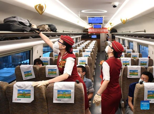 Trung Quốc khánh thànht rungtâm vận tải đường sắt lớn nhất châu Á--Ảnh 7.