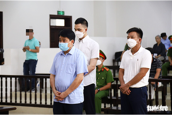 Nộp đủ 25 tỉ khắc phục hậu quả, cựu chủ tịch Hà Nội Nguyễn Đức Chung được giảm 3 năm tù - Ảnh 3.