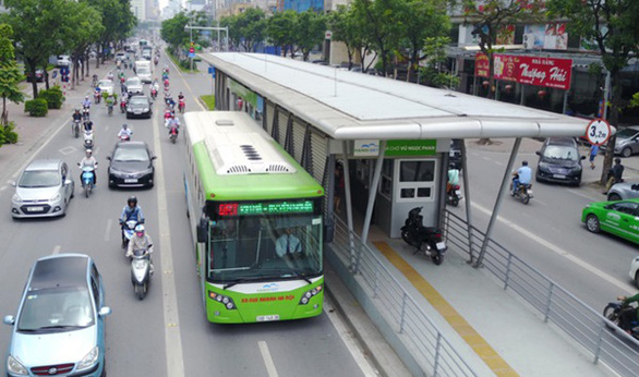 Hà Nội: Đề xuất xe chở khách từ 24 chỗ, xe buýt thường được chạy làn BRT - Ảnh 1.