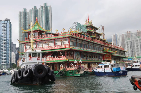 Nhà hàng nổi của Hong Kong có thực sự chìm ngoài biển? - Ảnh 1.