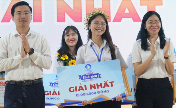 The female student of International University is the 'Student Leader' of Ho Chi Minh City - Photo 1.