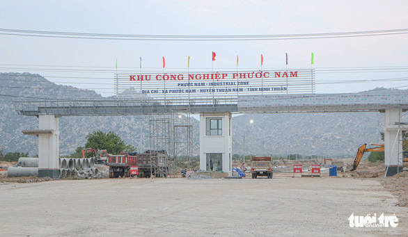 Khai thác trái phép khoảng 5.000m3 đất trong khu công nghiệp - Ảnh 1.