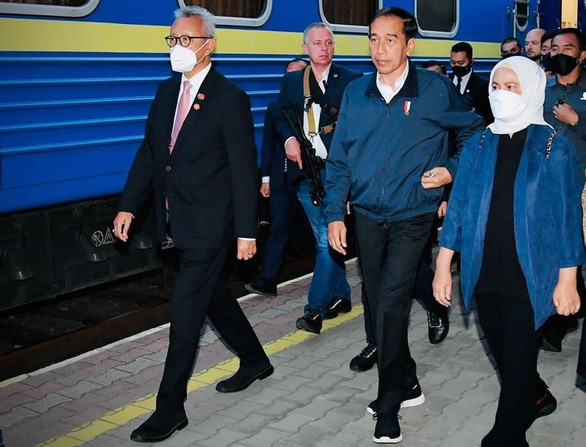 Tổng thống Indonesia đến Ukraine, gặp Tổng thống Zelensky - Ảnh 1.
