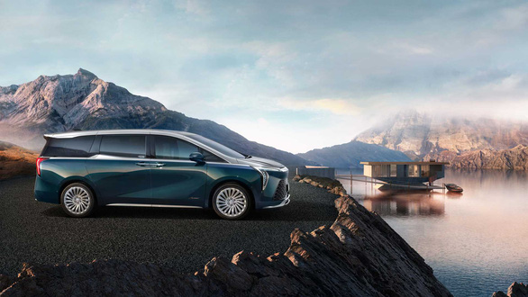 Đối thủ của Lexus LM ra mắt: Minivan siêu sang, sử dụng bầu trời sao như Rolls-Royce - Ảnh 2.