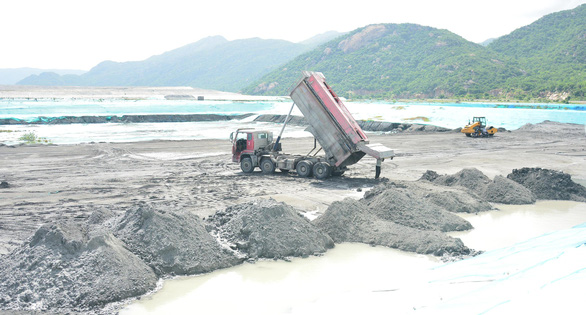 Hình ảnh mới nhất về bãi chứa tro, xỉ của các nhà máy nhiệt điện Vĩnh Tân