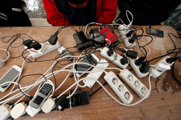 Europe is about to agree on a common charging standard for mobile devices - Photo 1.
