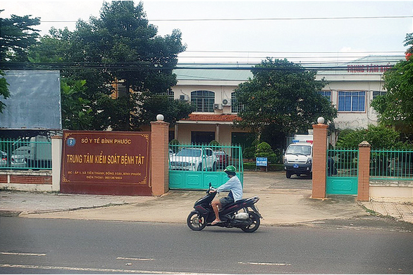 Bắt tạm giam nguyên giám đốc CDC Bình Phước Nguyễn Văn Sáu - Ảnh 2.