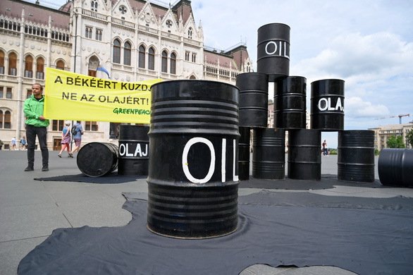 OPEC+ increases oil production: More political signal than substance - Photo 1.