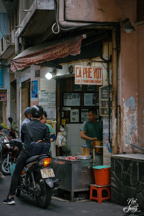 Cà phê vợt: Có nơi ở Sài Gòn gì cũng từ từ - Ảnh 2.
