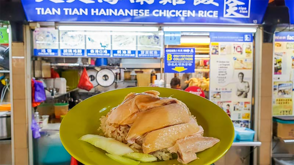 Nhiều cửa hàng cơm gà Hải Nam ở Singapore không có gà để bán - Ảnh 1.