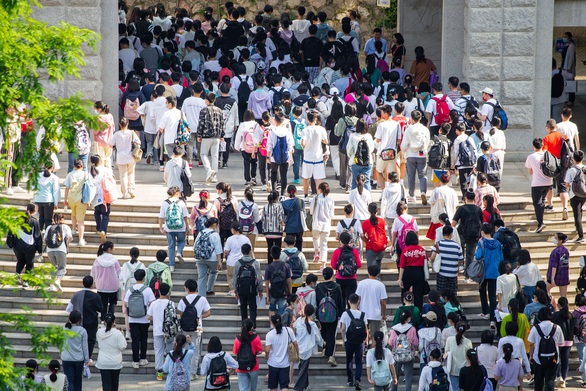 12 triệu học sinh Trung Quốc mang xét nghiệm âm tính đi thi đại học - Ảnh 2.