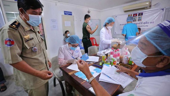 Cambodia declared the end of the COVID-19 epidemic - Photo 1.