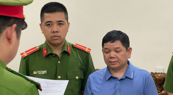 Bắt trưởng khoa dược Bệnh viện Đa khoa tỉnh Sơn La vì nhận hối lộ từ Việt Á - Ảnh 1.