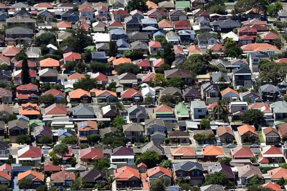 Úc tăng lãi suất nhiều hơn dự báo để chặn lạm phát, giá nhà đất tăng tiếp - Ảnh 1.